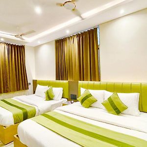 Hotel Premium K-P Near Mansa Mata Temple And Railway Station -Fully Air Conditioned Rooms With Wifi-Lift And Restaurant- A Top Rated Hotel In Haridwar
