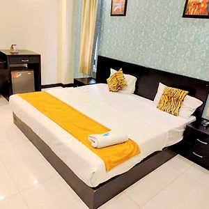 Premium Stays In Paschim Vihar